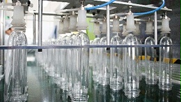 平凡的传统塑料瓶厂家的发展